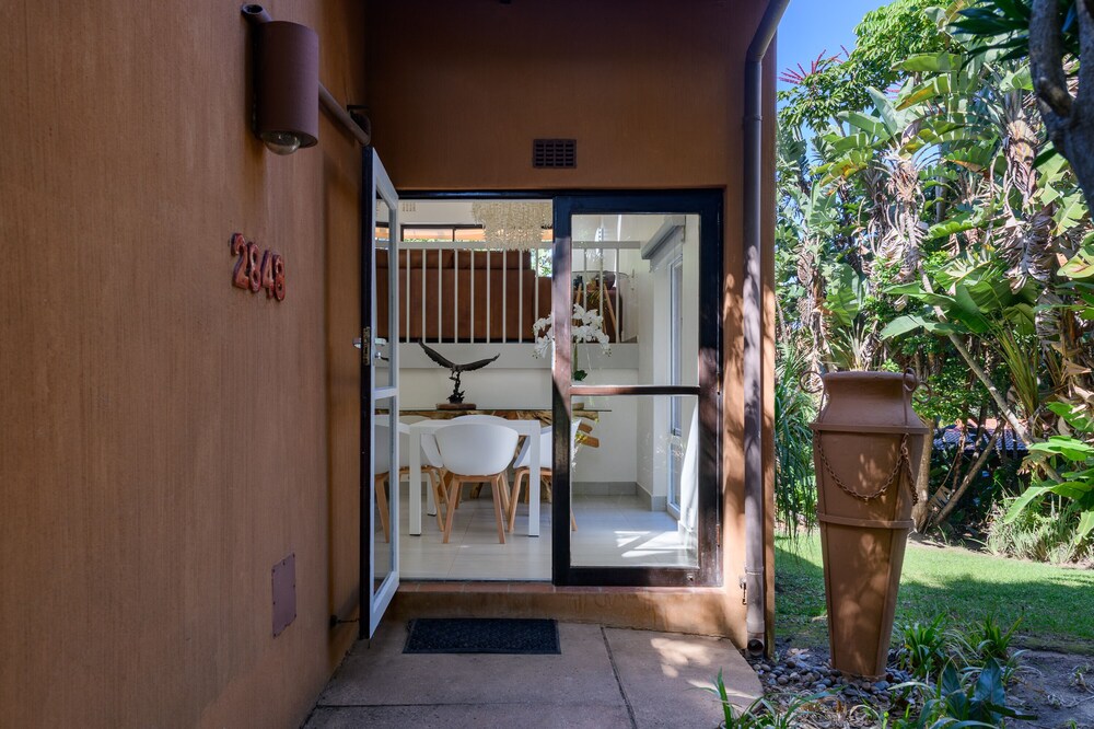 San Lameer Villa Rentals Bachelor Studio 2515 11/50