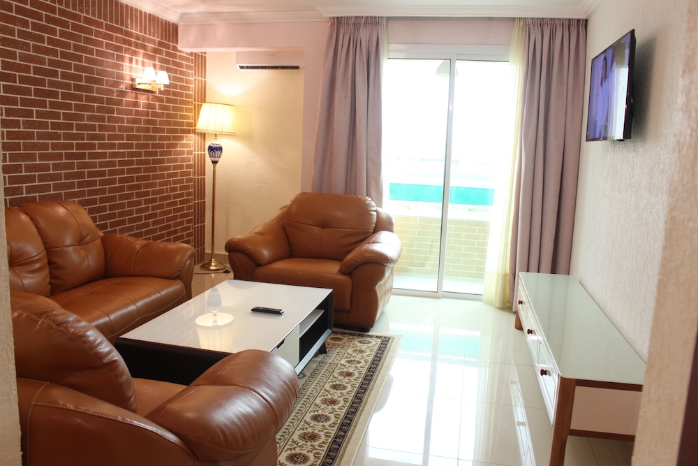Adamaoua Grand Hotel 72/81