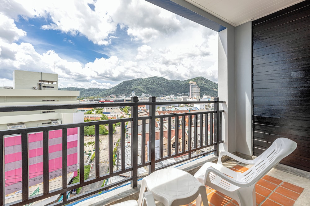 Amata Patong 20/48