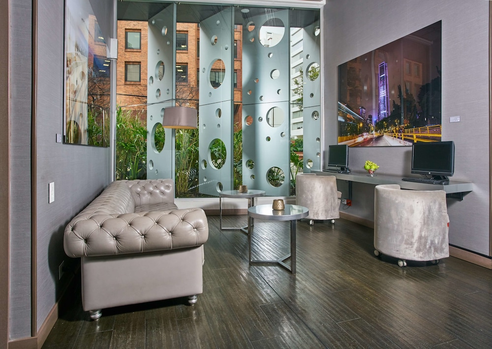 100 Luxury Suites By Preferred 14/76