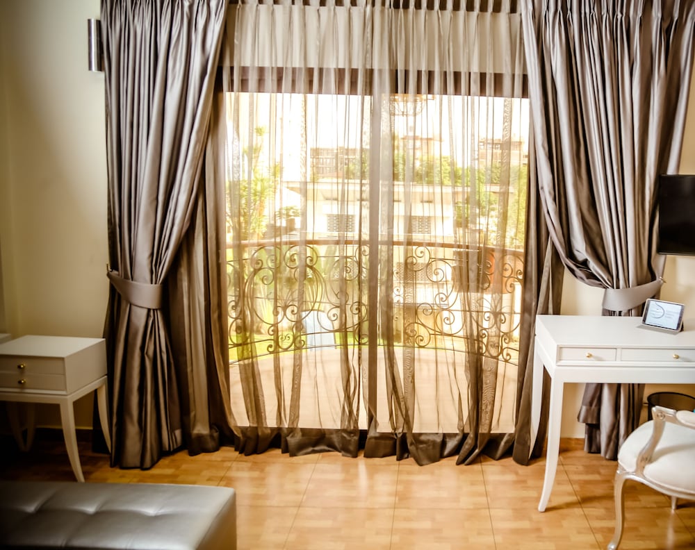 Particular Destiny Suites 50/50