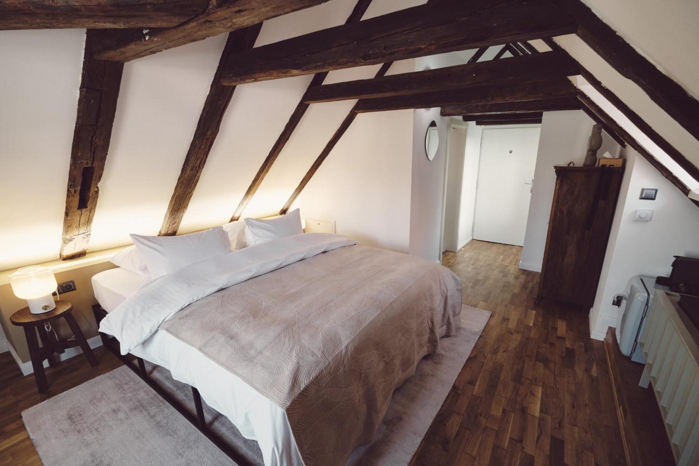Deluxe, Double Bed, Castle View