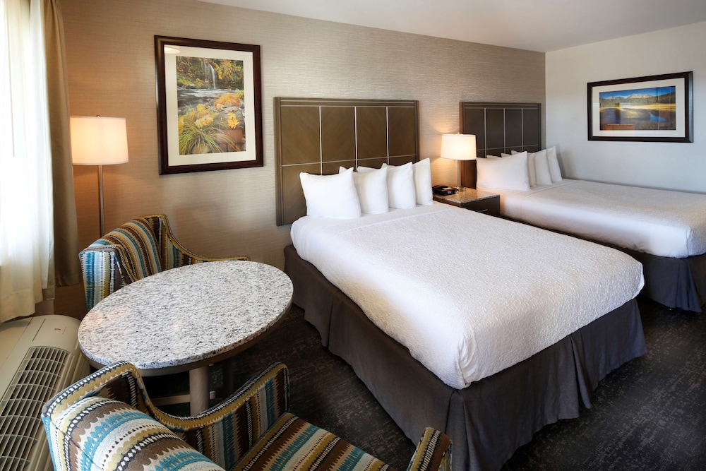 Best Western Plus Hilltop Inn 17/52