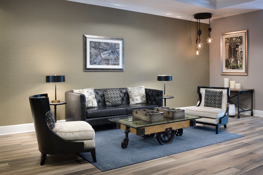 Residence Inn by Marriott Savannah Downtown/Historic District 28/50