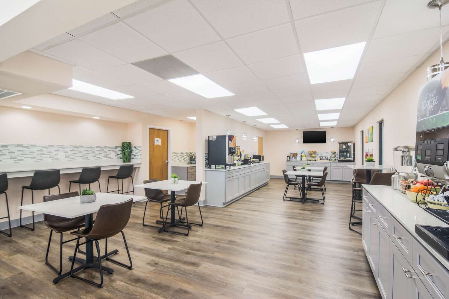 Quality Inn & Suites Lake City 23/25