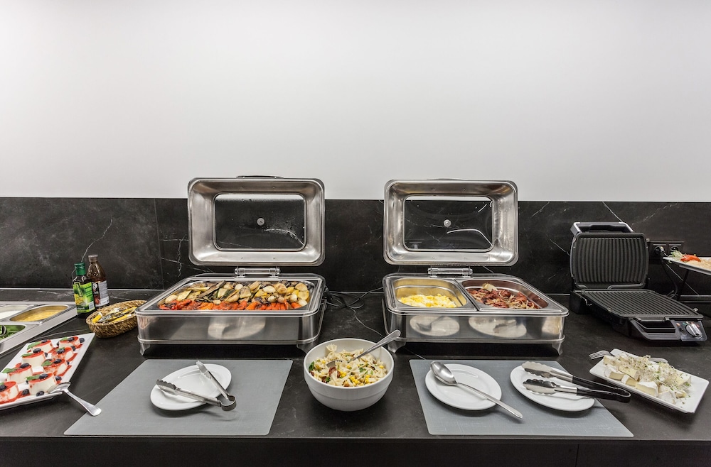 restaurant cafeteria