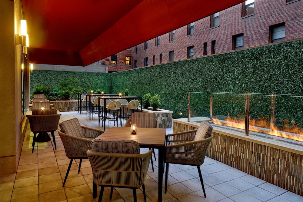 Courtyard Washington Dc Foggy Bottom 30/50