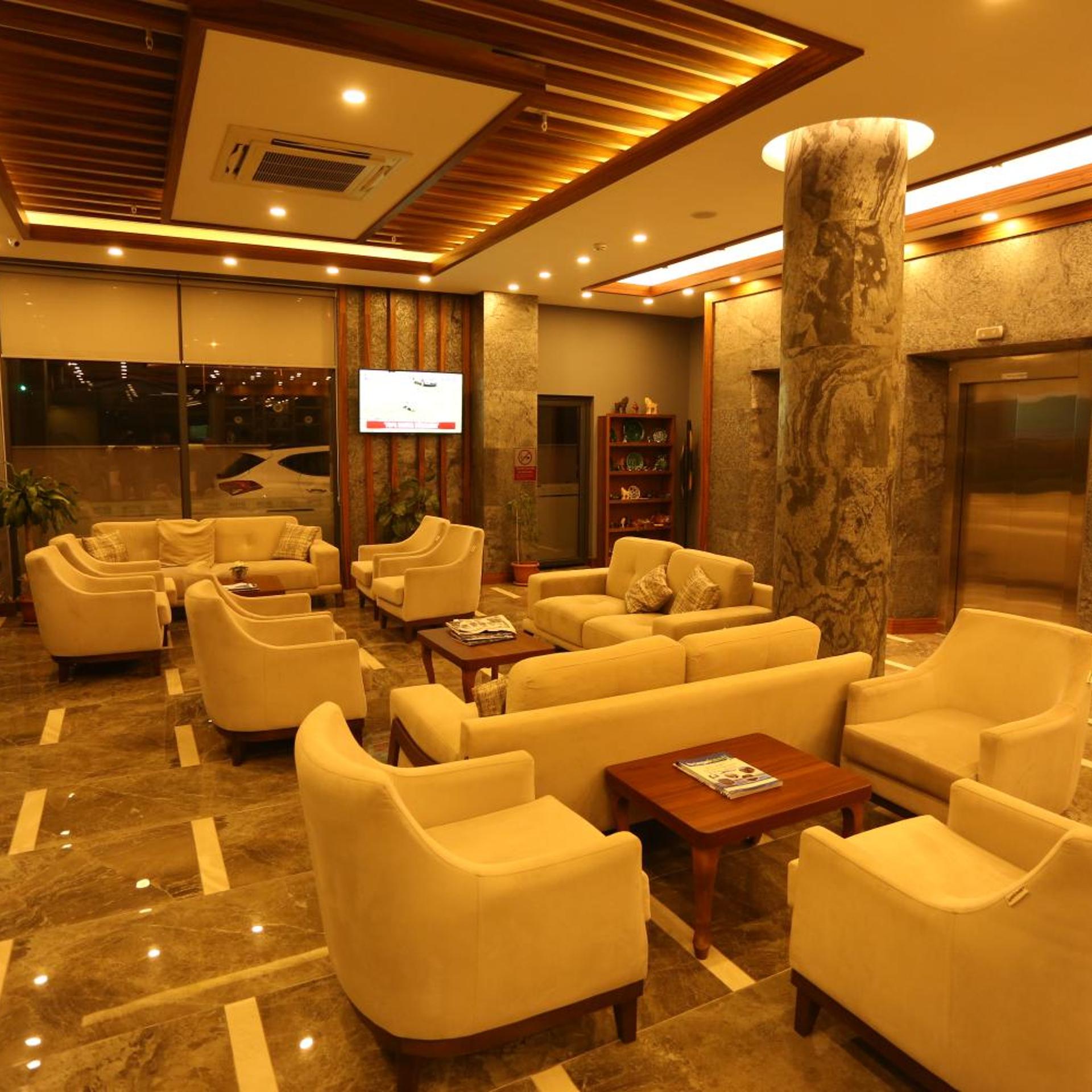 Oytun Hotel 32/52