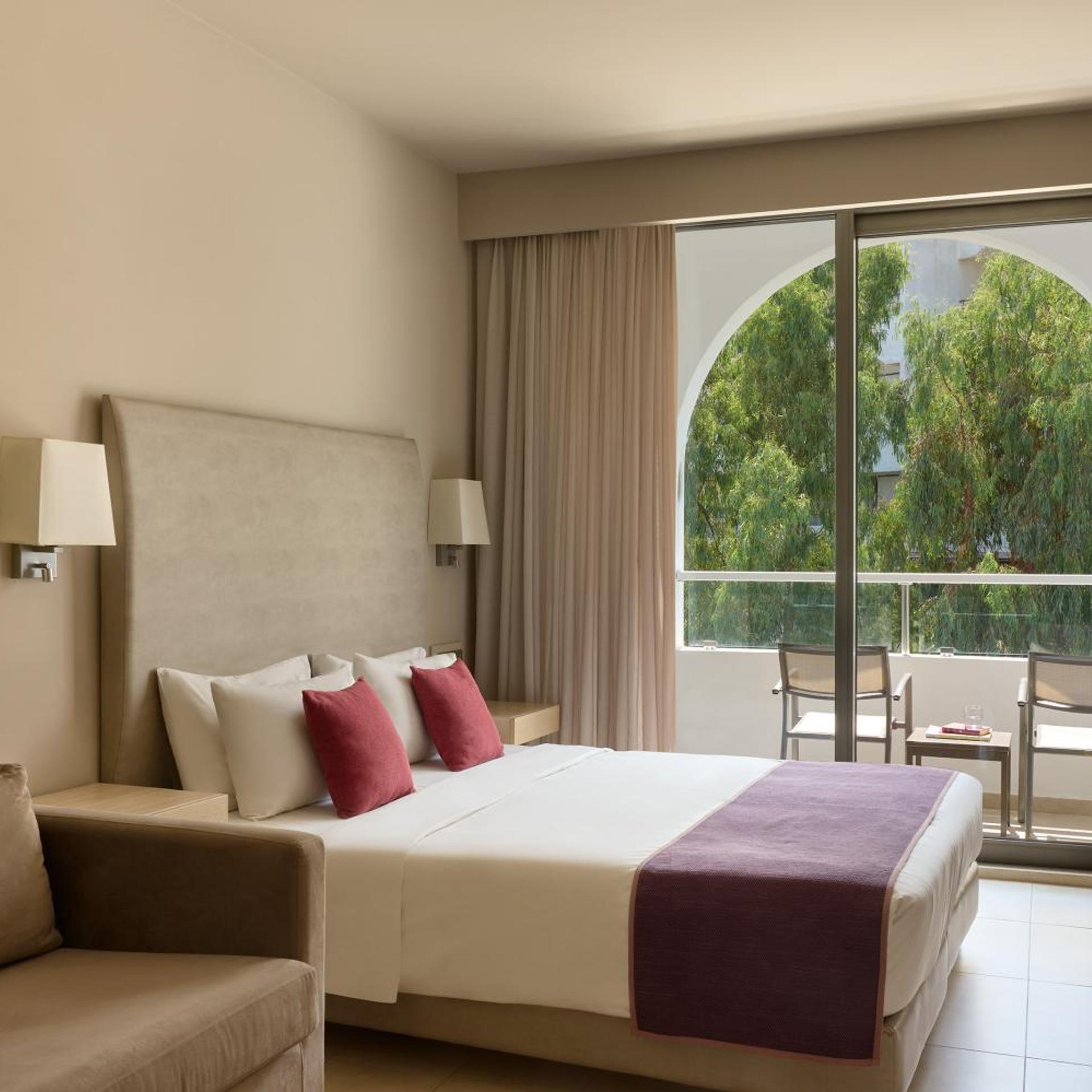 Room, Triple, Inland View