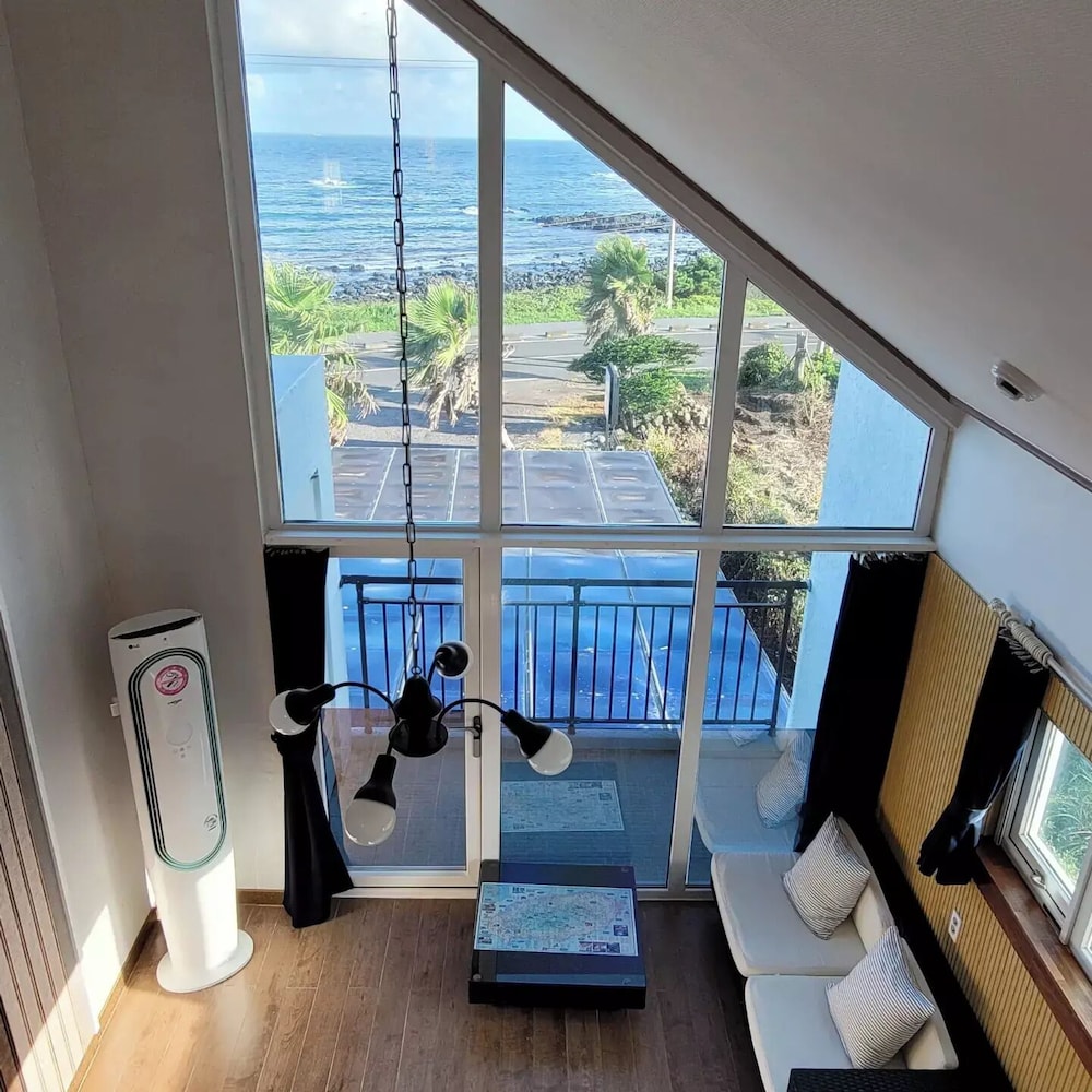 Wind House 22/44