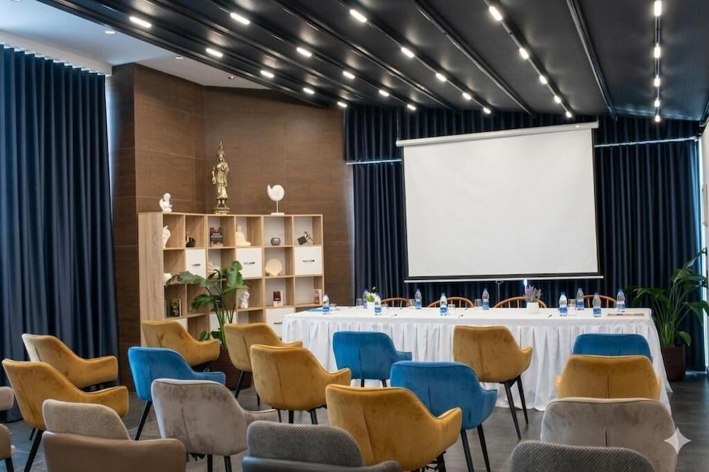 Aldis Hotel 44/59