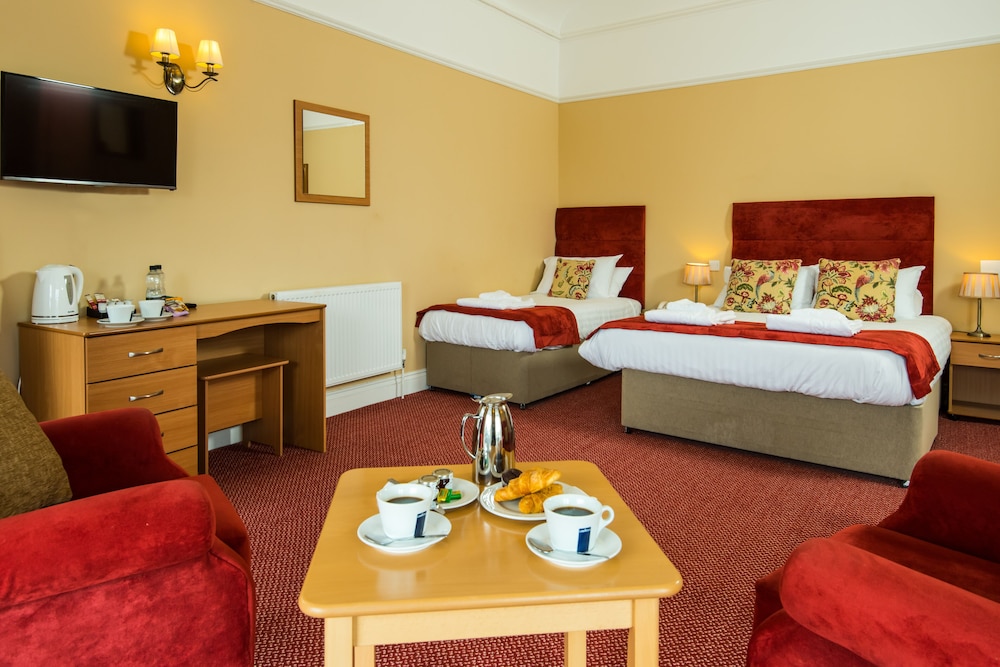 Cliffden Hotel 17/66