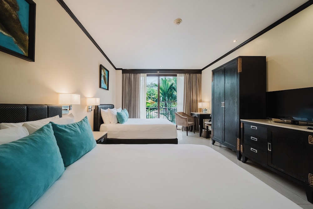 Royal Corin Thermal Water Spa and Resort 24/68