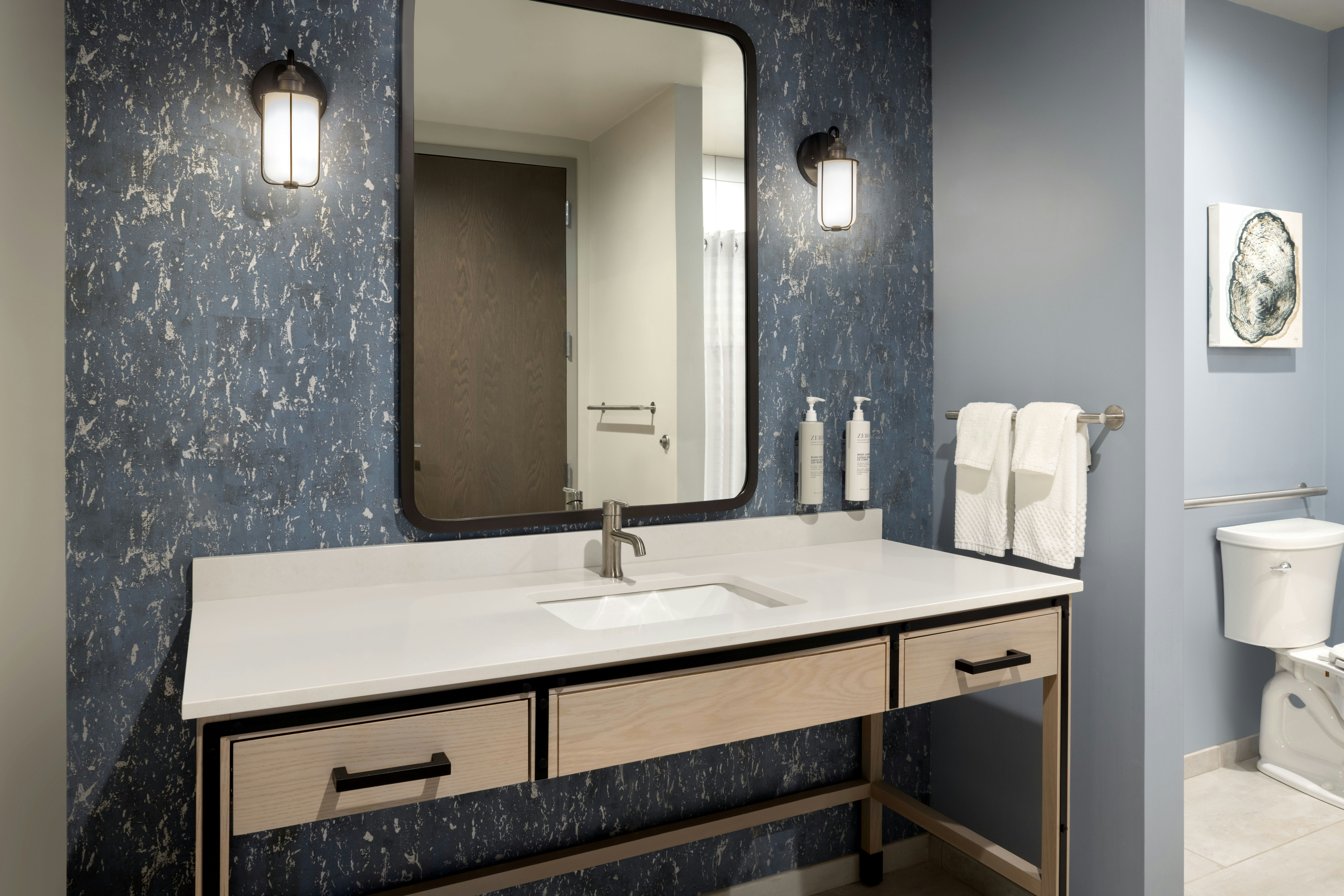 غرفة بسريرين كوين بغرفتين لذوي الإعاقة، Embassy Suites Bowling Green Ky 2/2
