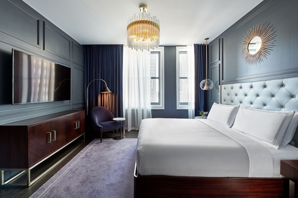 DELUXE, KING BED, CITY VIEW, ACCESSIBLE