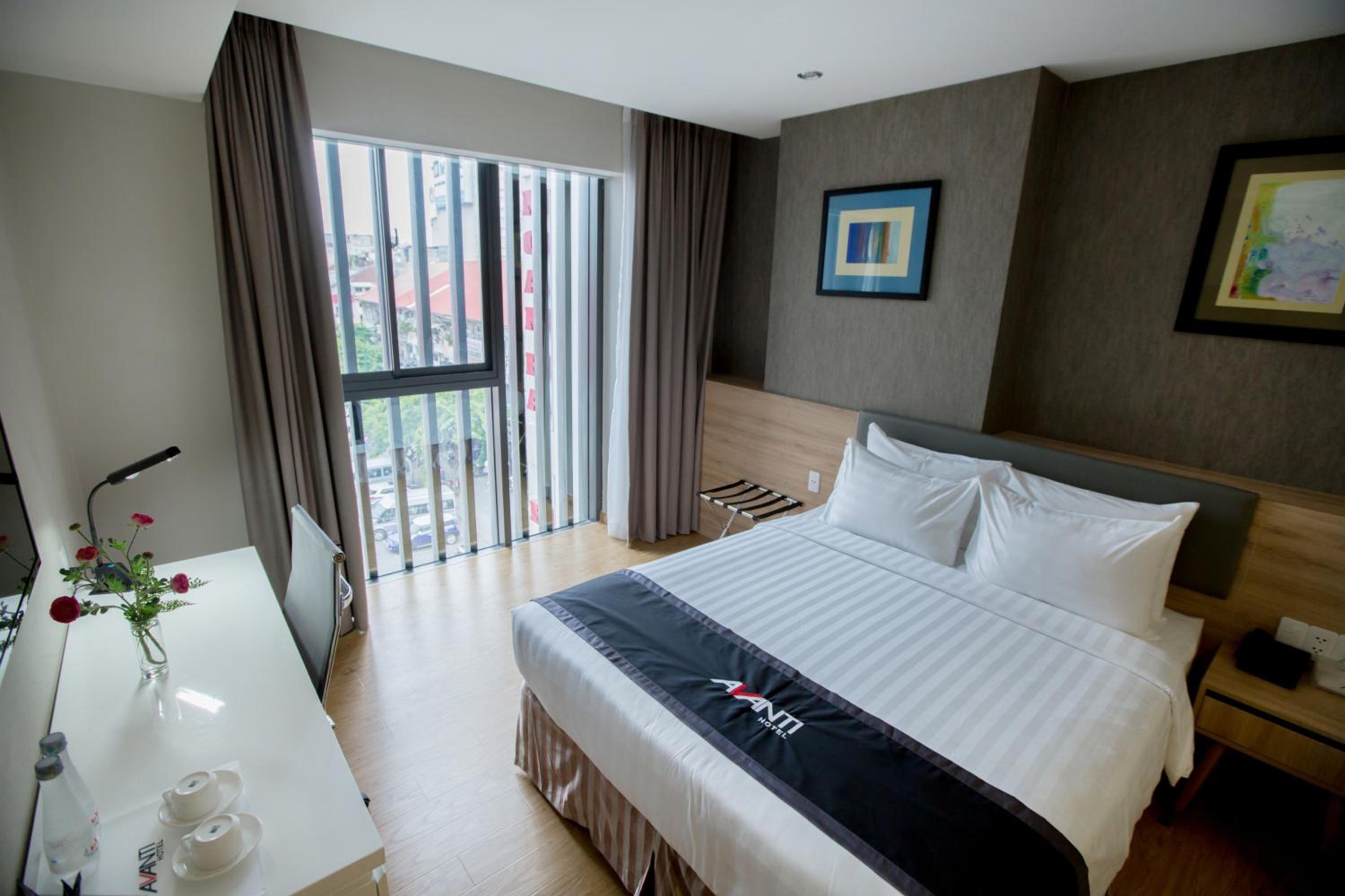Premier, Queen Bed