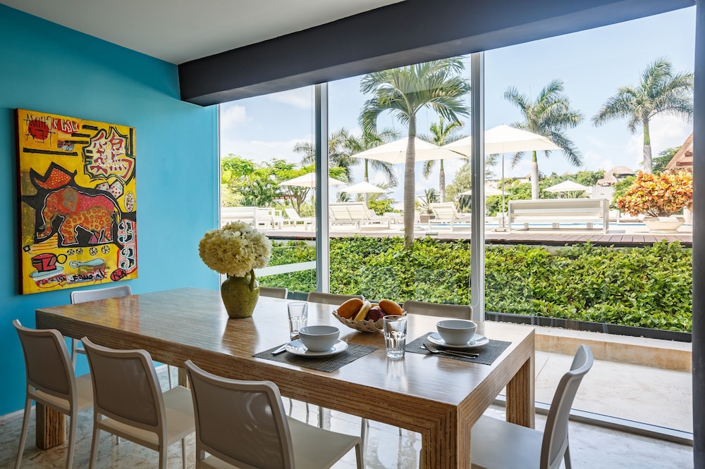 Magia Beachside Condo 32/47