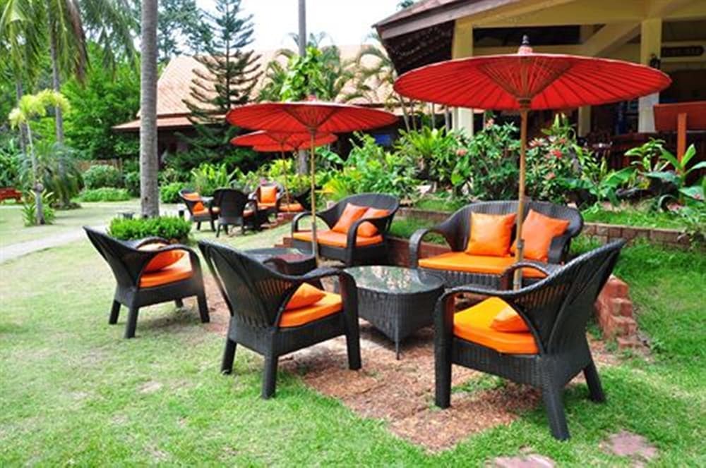 Coral Hotel Bangsaphan 53/62