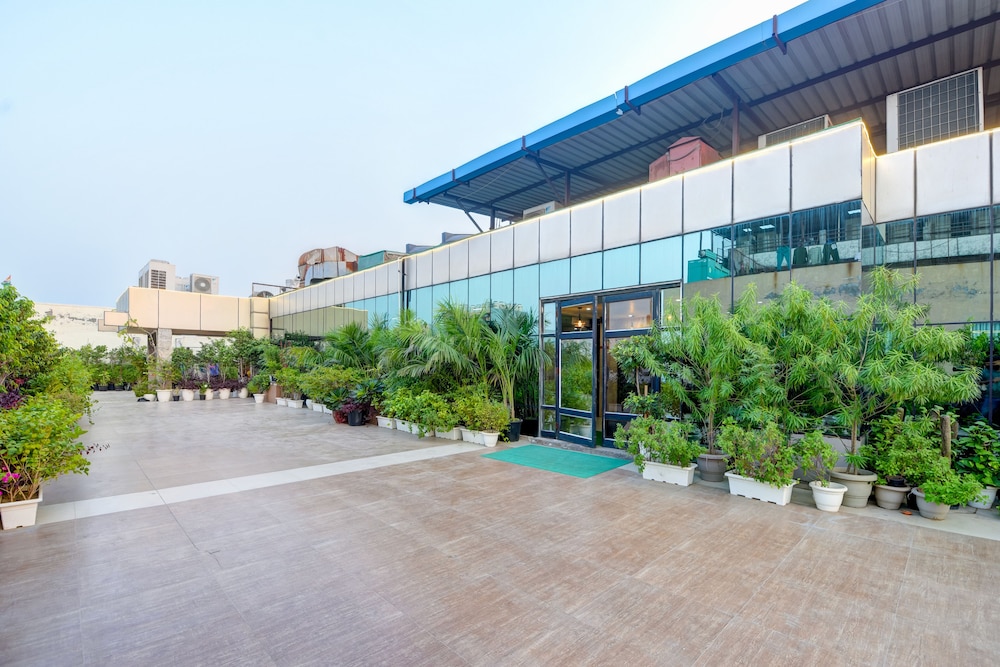 Airport Hotel Grand Delhi 48/52