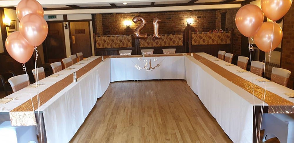 The Thatch Inn 10/50