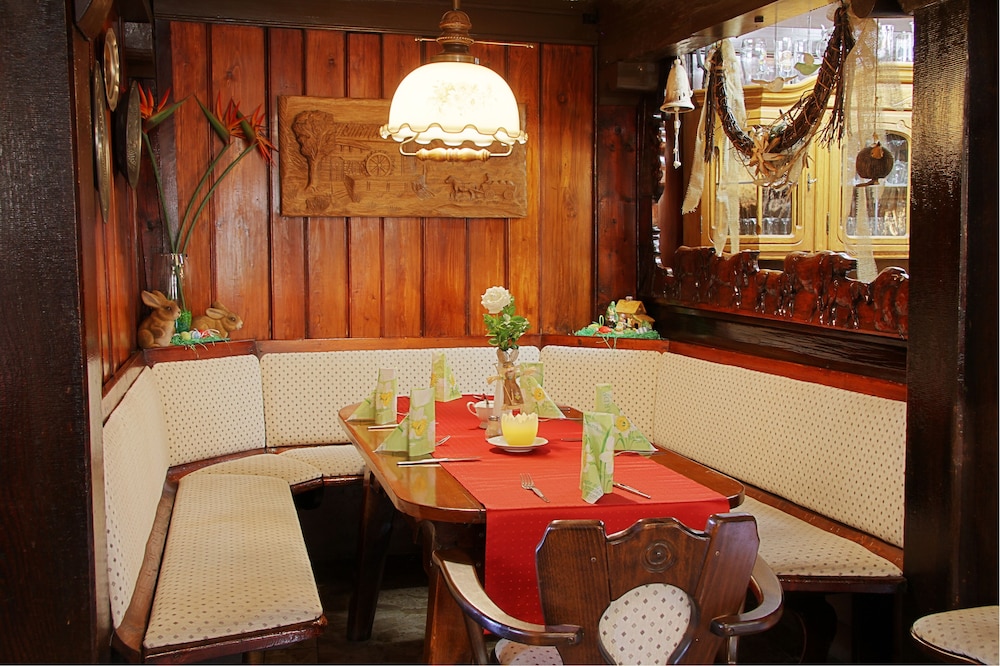 Hotel Zum Burgergarten 32/50