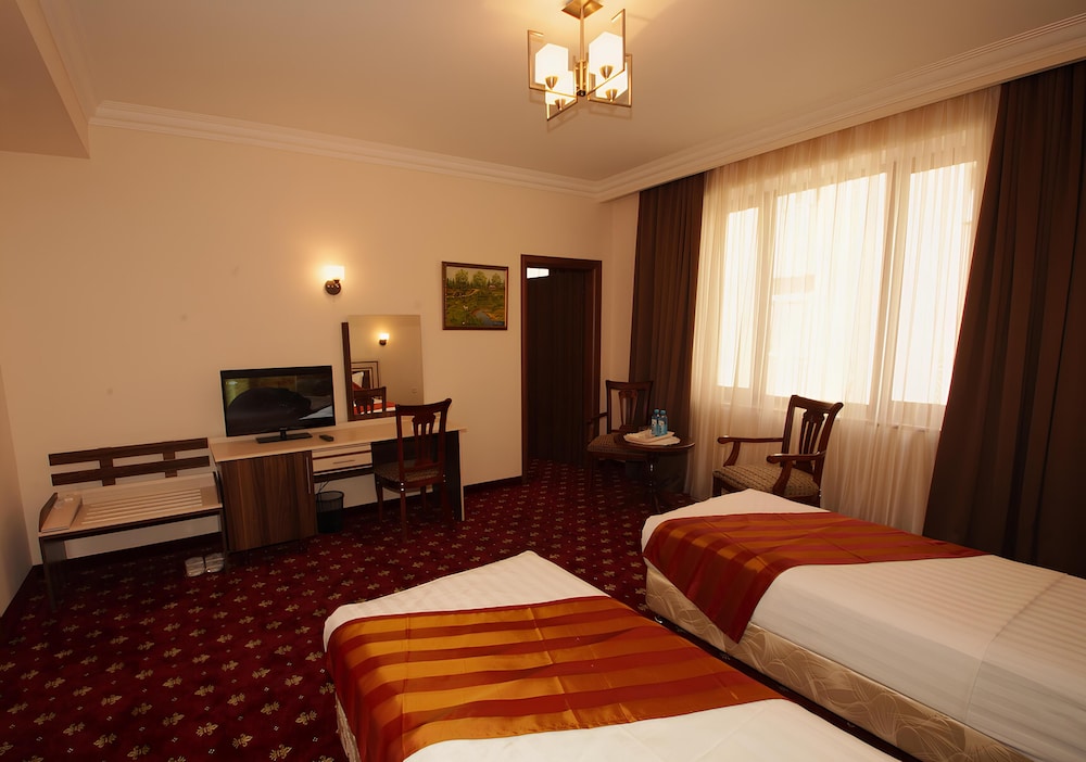 Artsakh Hotel 17/37
