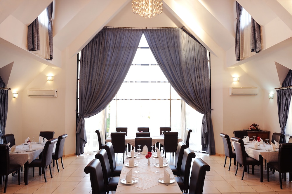 FARAH INN IFRANE 55/69