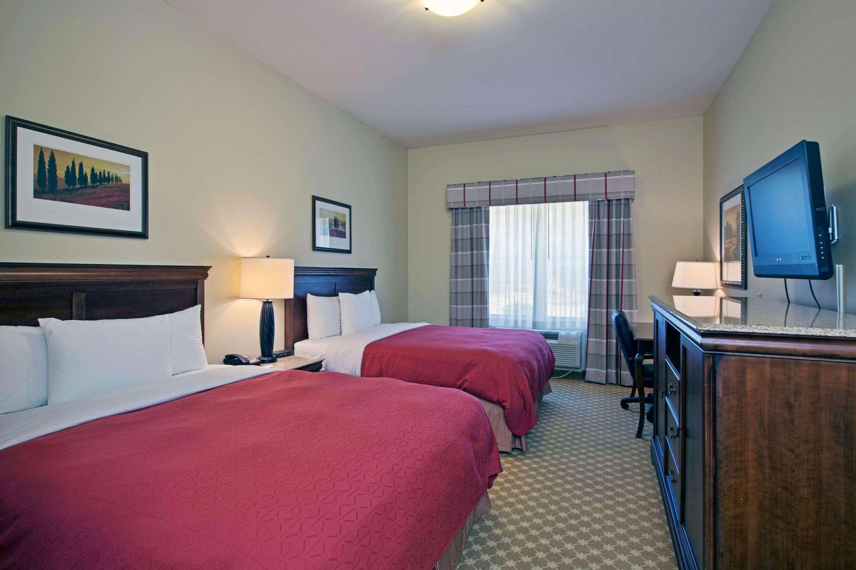 SUITE, 2 QUEEN BEDS