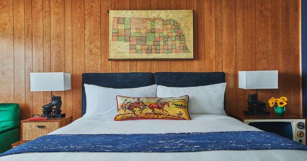 GRADUATE, KING BED, ACCESSIBLE