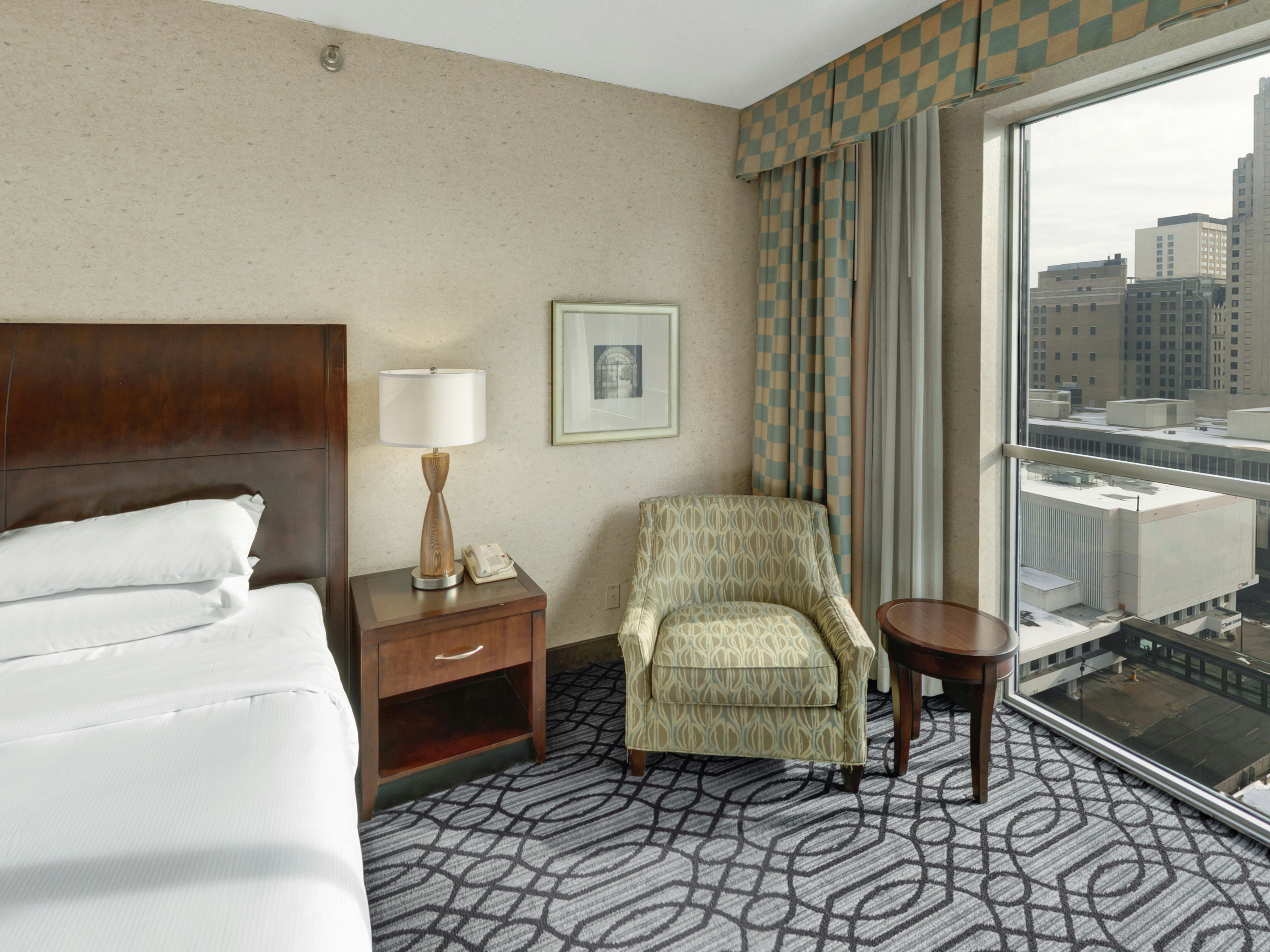 ROOM, KING BED