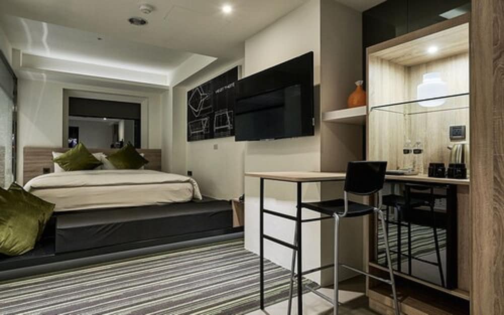 LUMI HOTEL 10/72