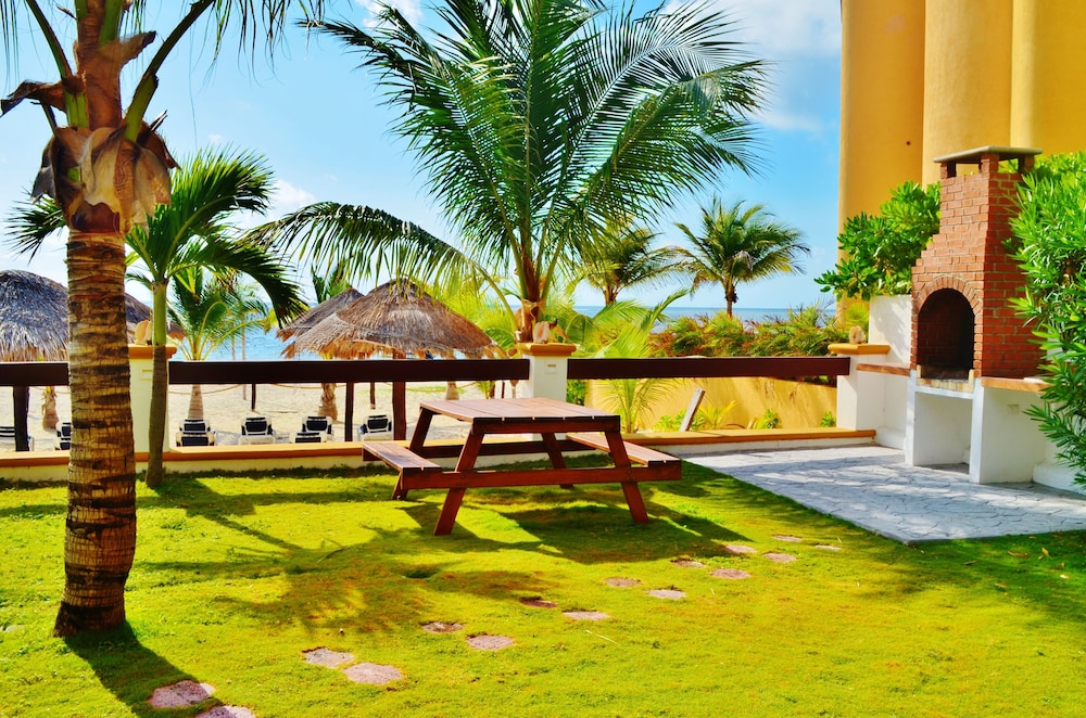 HOTEL ARRECIFES SUITES 59/67