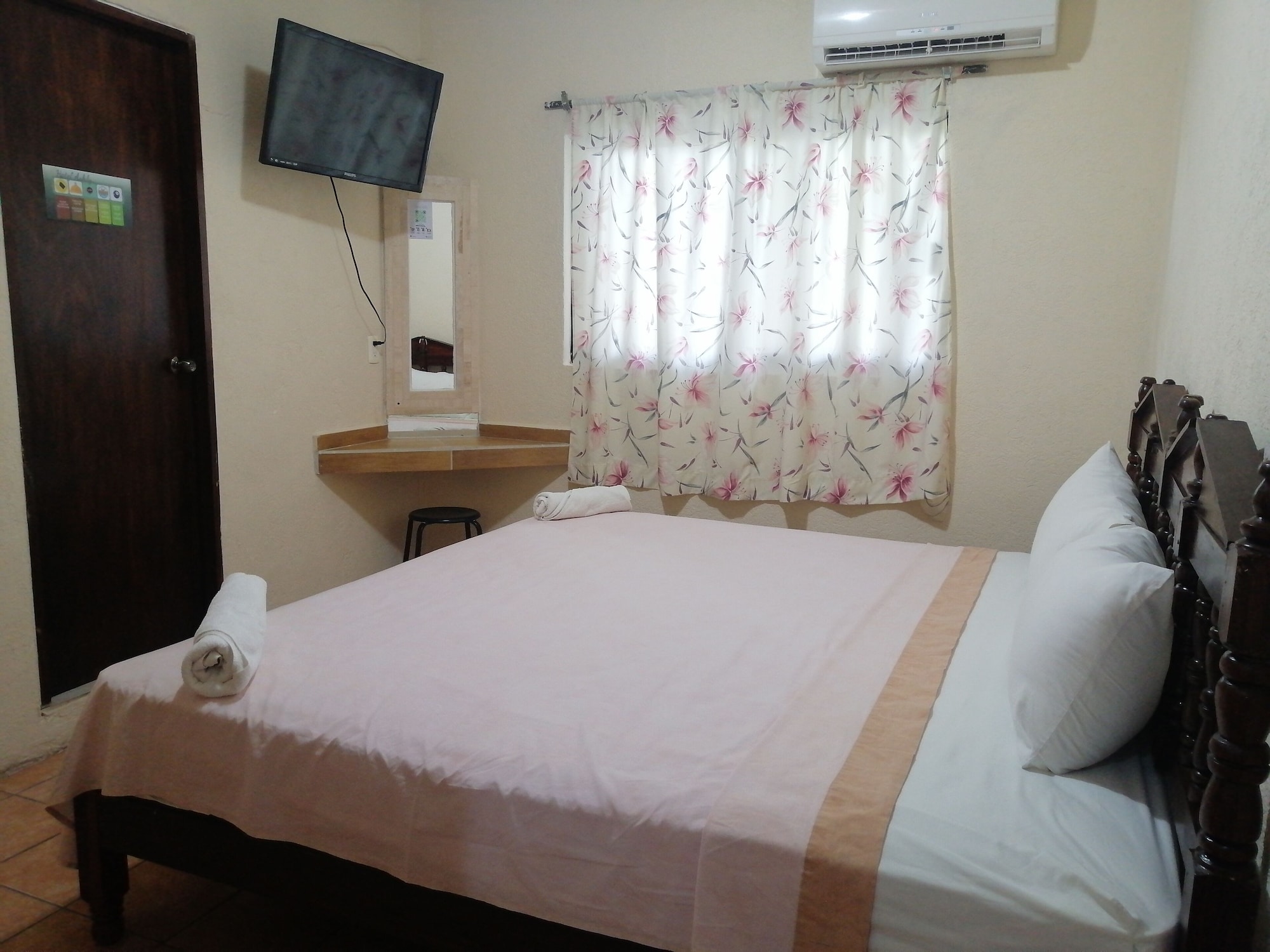 STANDARD, KING BED