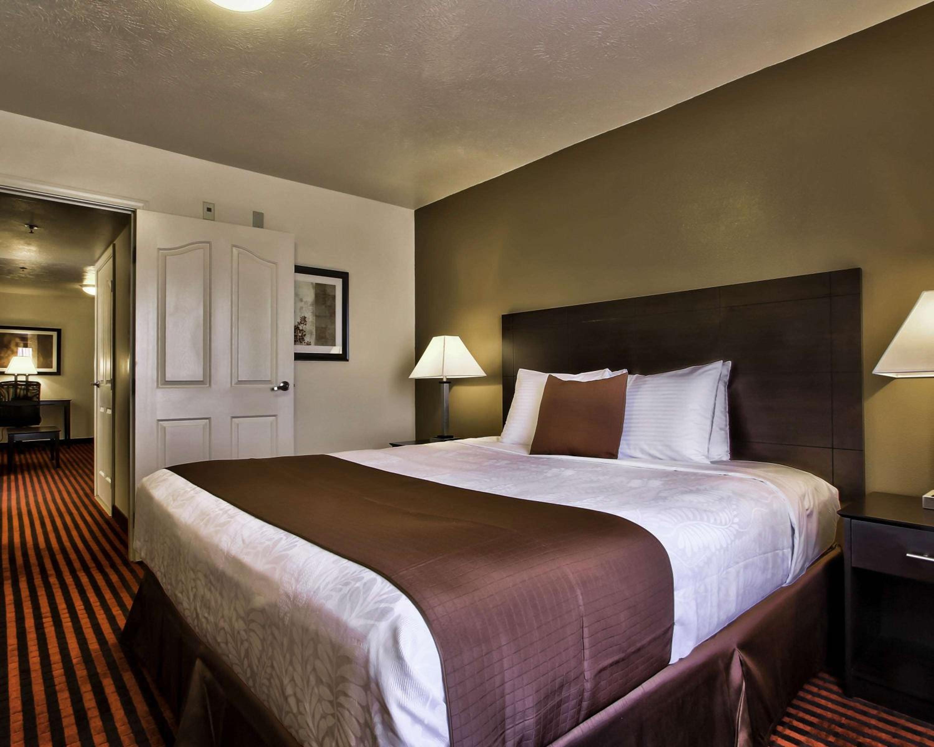 غرفة بسرير كينج لذوي الإعاقة، Best Western Salinas Valley Inn & Suites 2/8