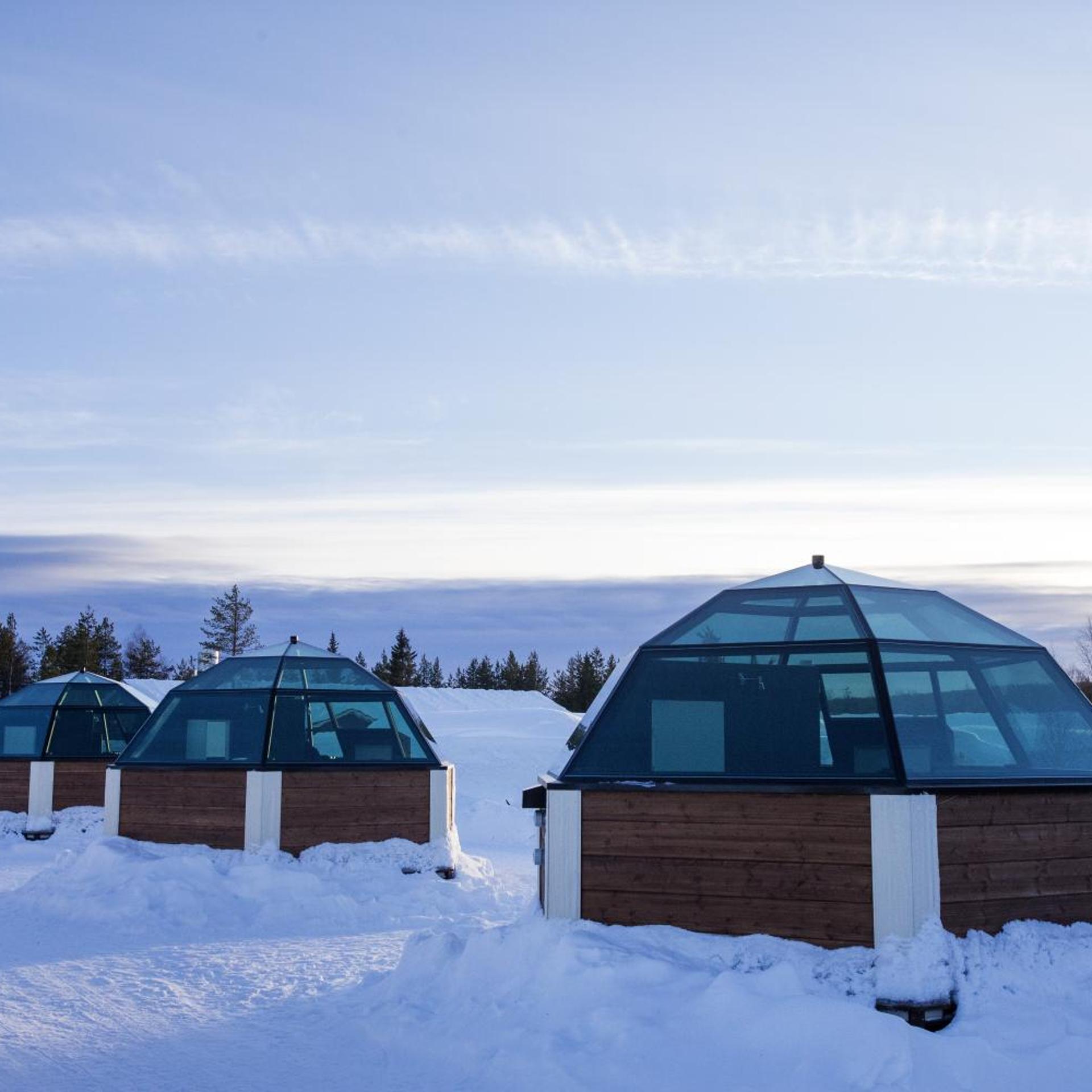 Arctic Snow Hotel And Glass Igloos 68/70