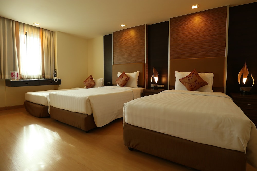 ASPEN SUITES HOTEL SUKHUMVIT 2 BANGKOK 18/65