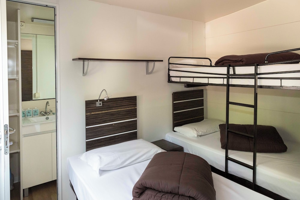 2 BEDROOMS, CHALET