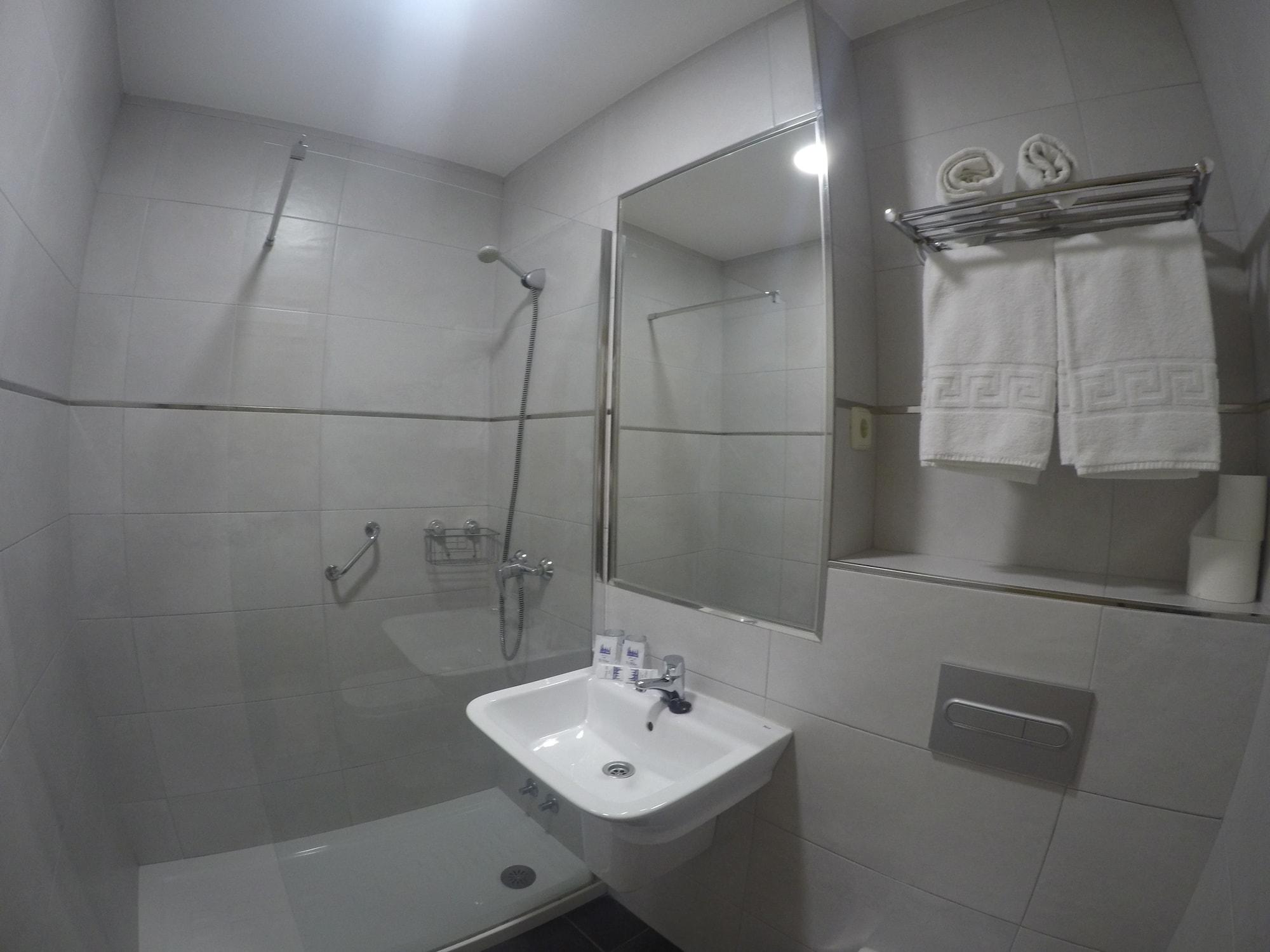 غرفة رباعية بحمام خاص، Hostal El Pilar 9/10
