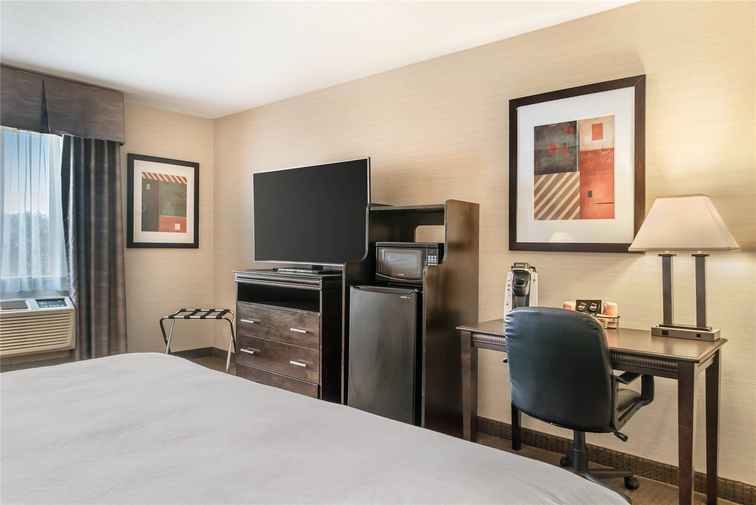 Quality Inn Suites Next To the Casino 10/35