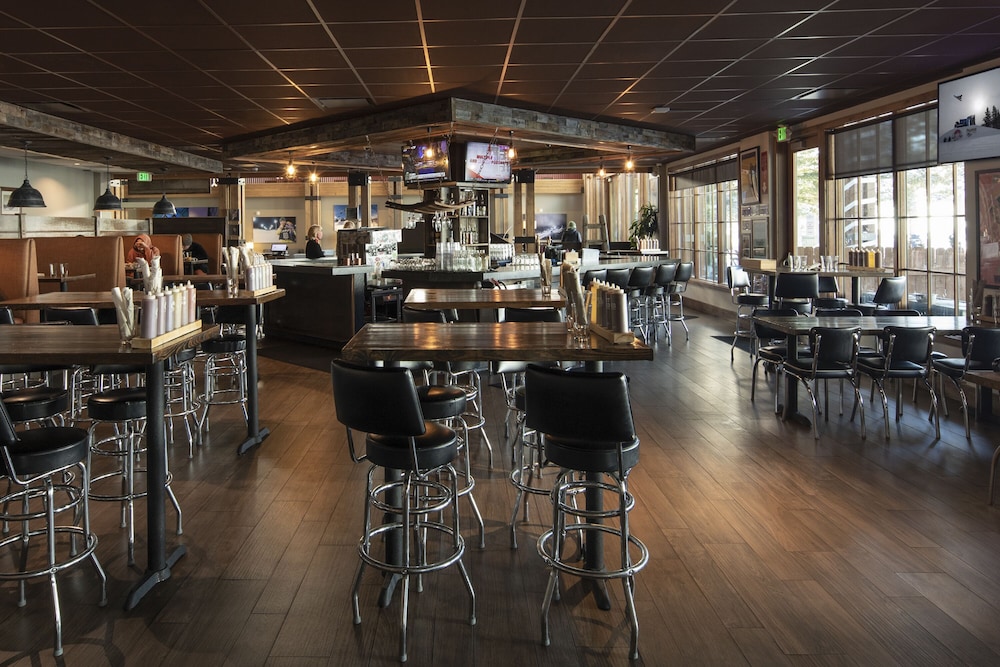 Inn At Aspen 24/36