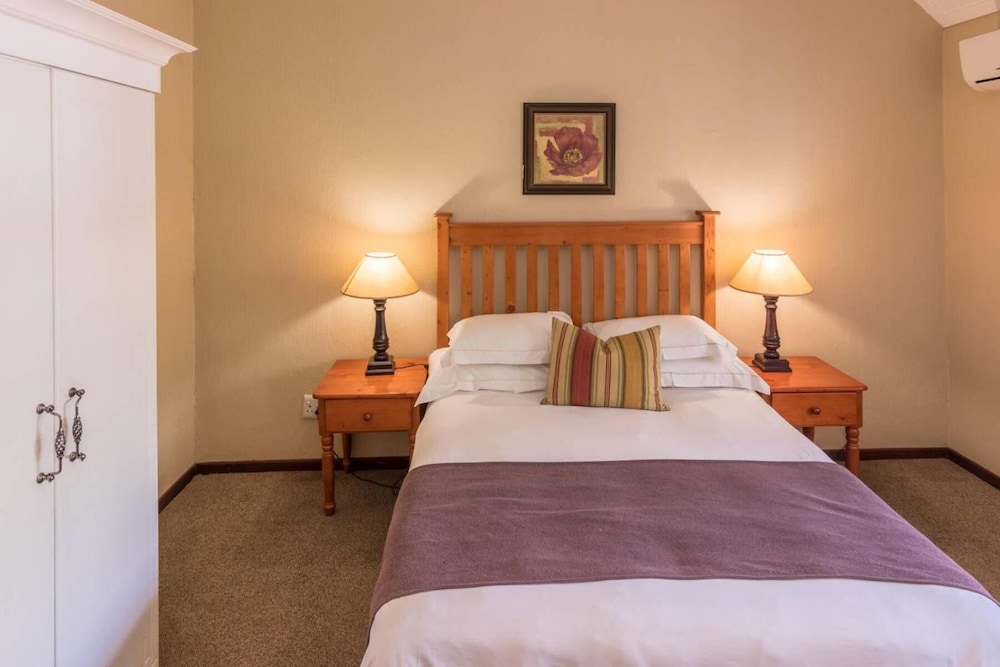 Constantia Hotel and Conference Centre 9/50