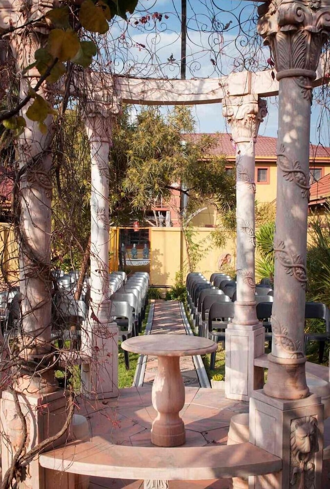 Acre Of Africa Guest Venue 36/50