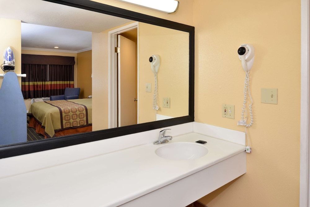 Americas Best Value Inn Azusa Pasadena 38/40