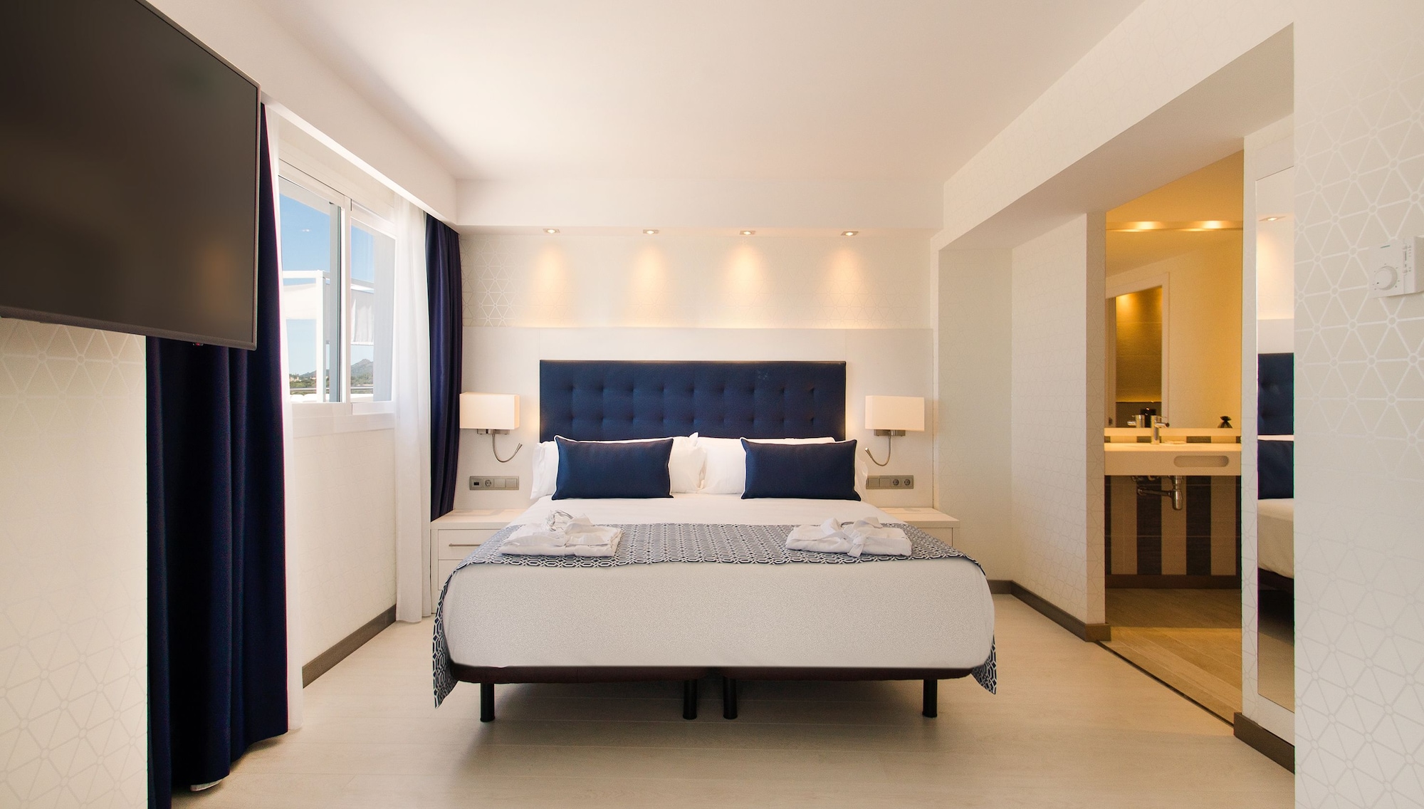 Suite, King Bed, with Pool, Terrace