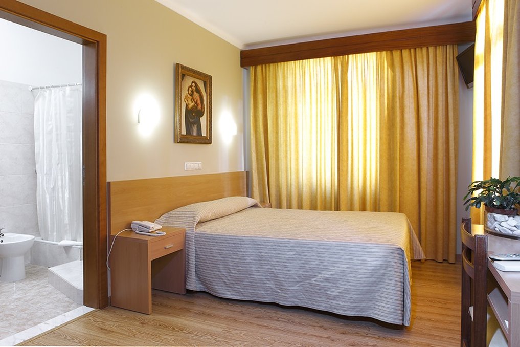 Domus Pacis Fatima Hotel 12/29