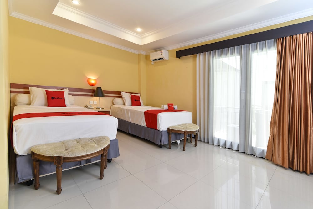 Reddoorz Plus Near Mall Bali Galeria 2 23/35