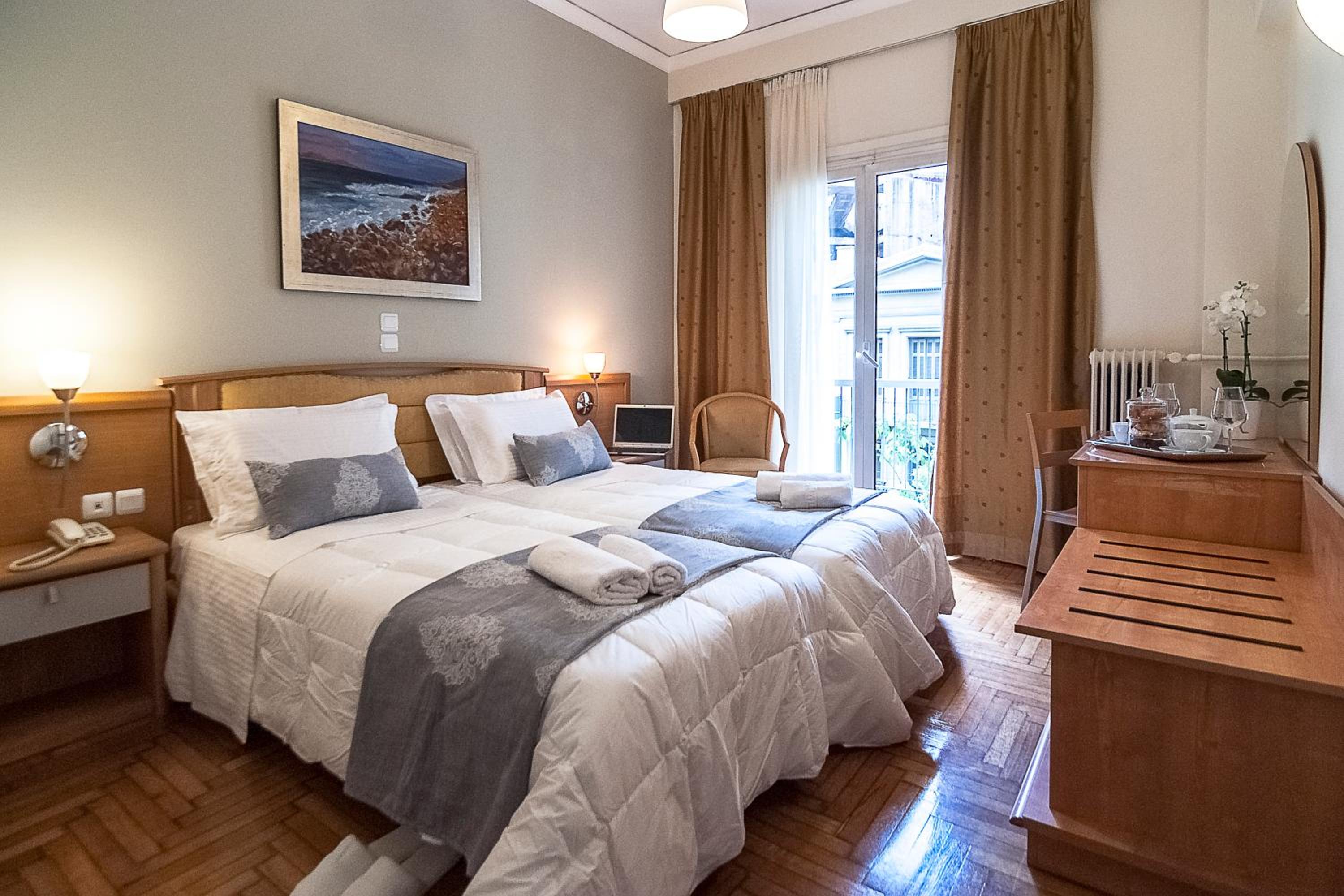Deluxe, Double or Twin Bed