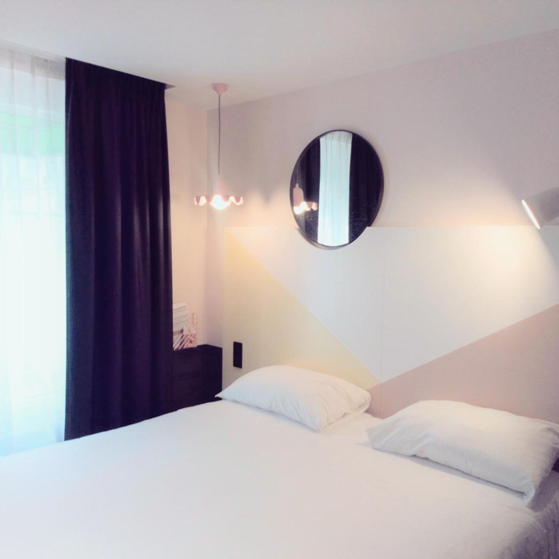 Adjoining, Double Bed