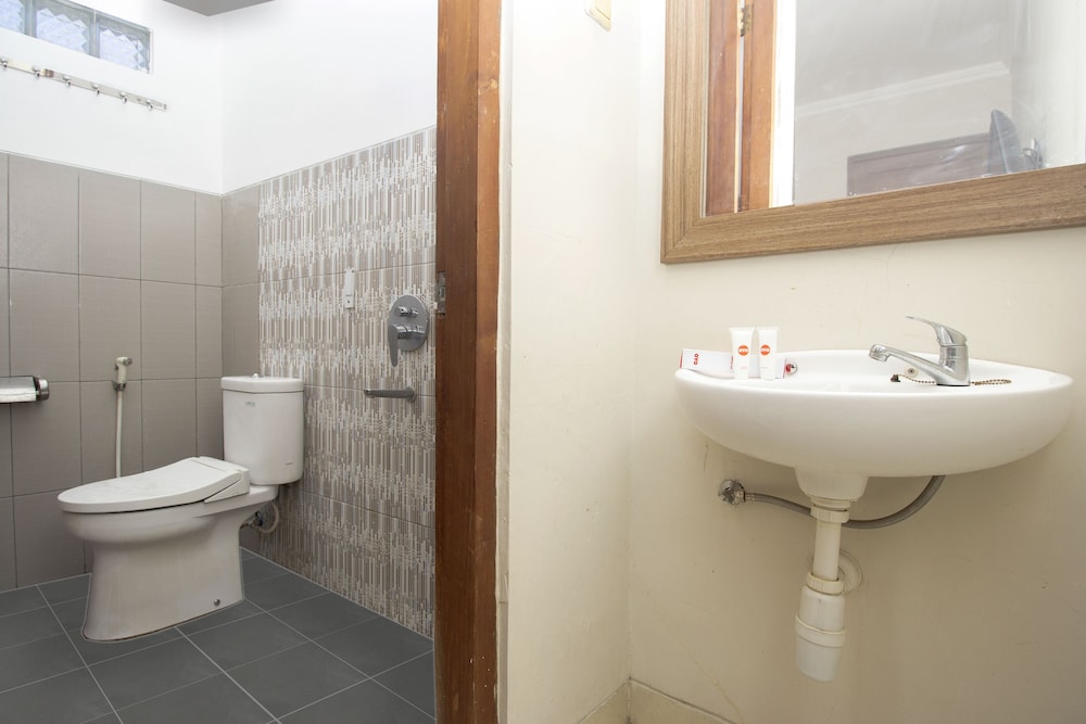 Collection O 1061 Aliya Homestay 15/41