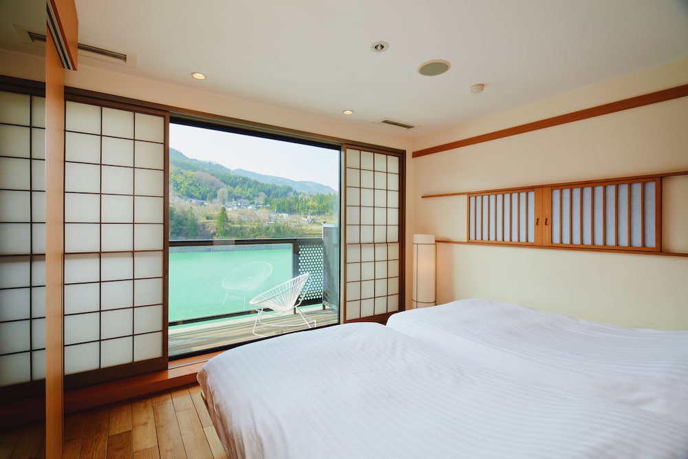 River Retreat Garaku 16/46